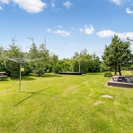 Lissi - 3-5km From The Sea By Interhome