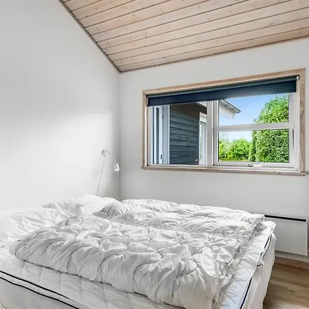 Lissi - 3-5km From The Sea By Interhome